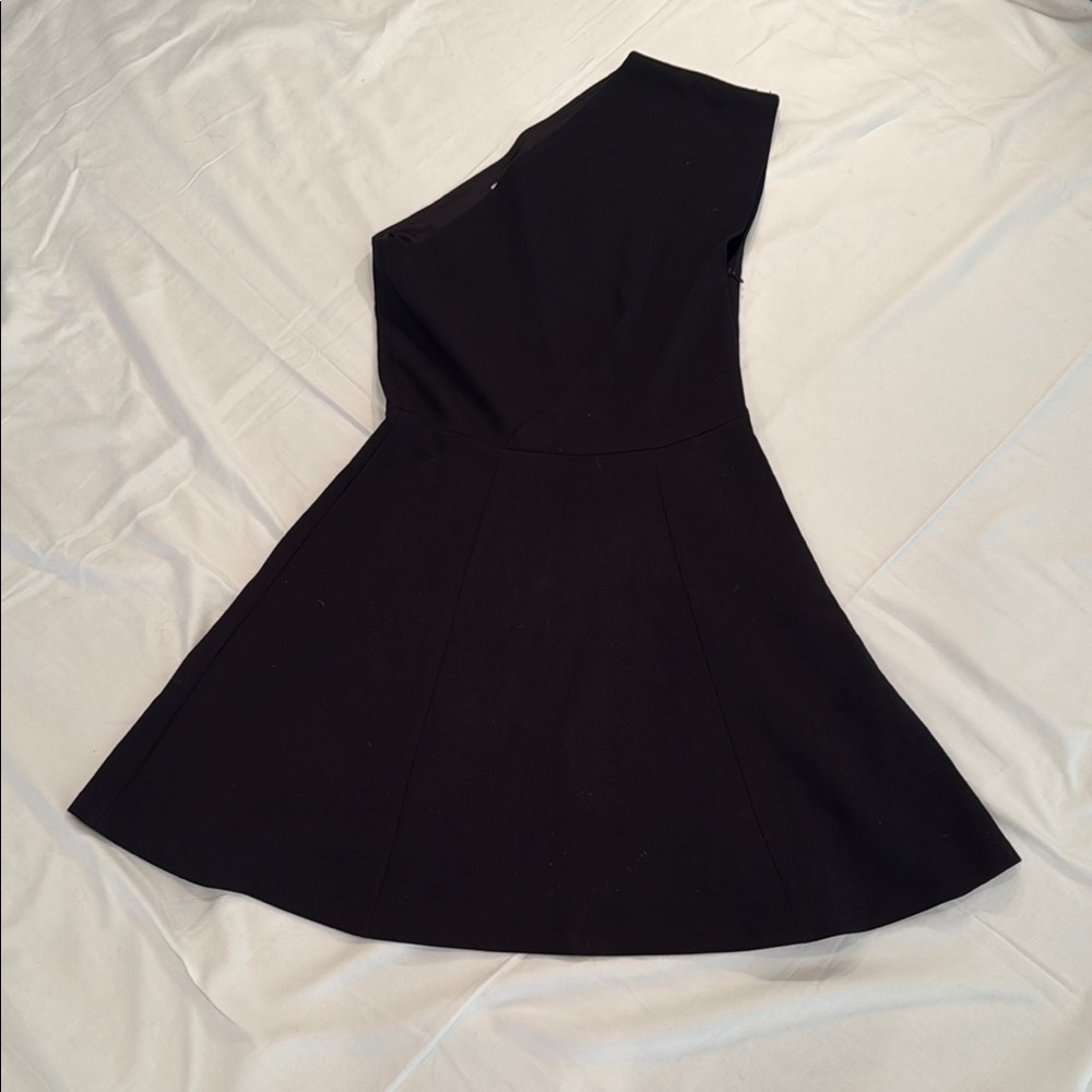 Elegant Black One-Shoulder Dress